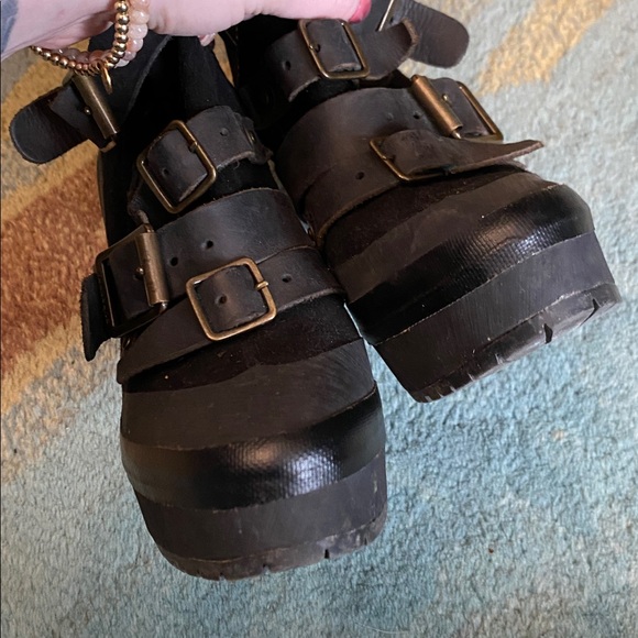 Burberry Aviator Buckle Black Buckle Heels Size 37.5 - Picture 7 of 10